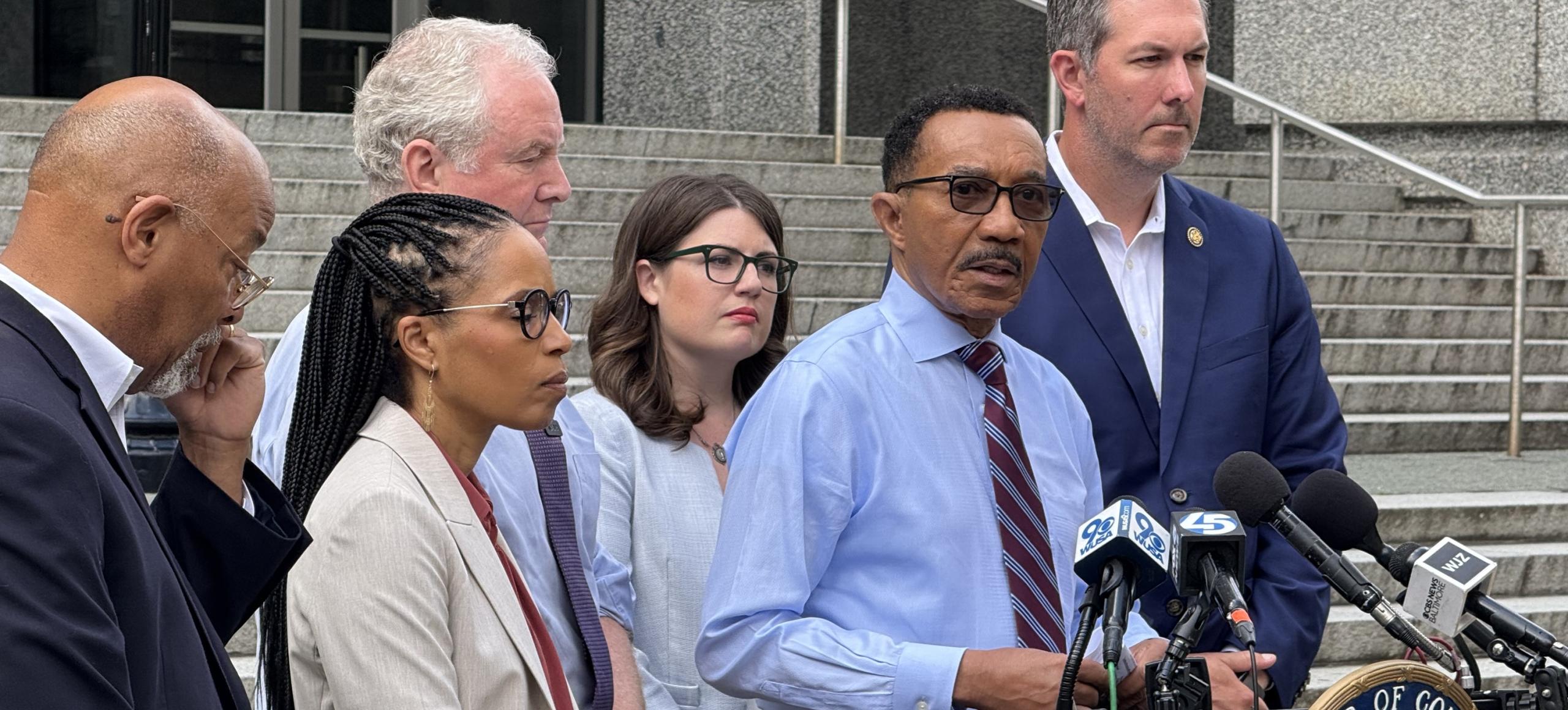 Congressman Mfume Conducts Visit to Baltimore ICE Holding Facility